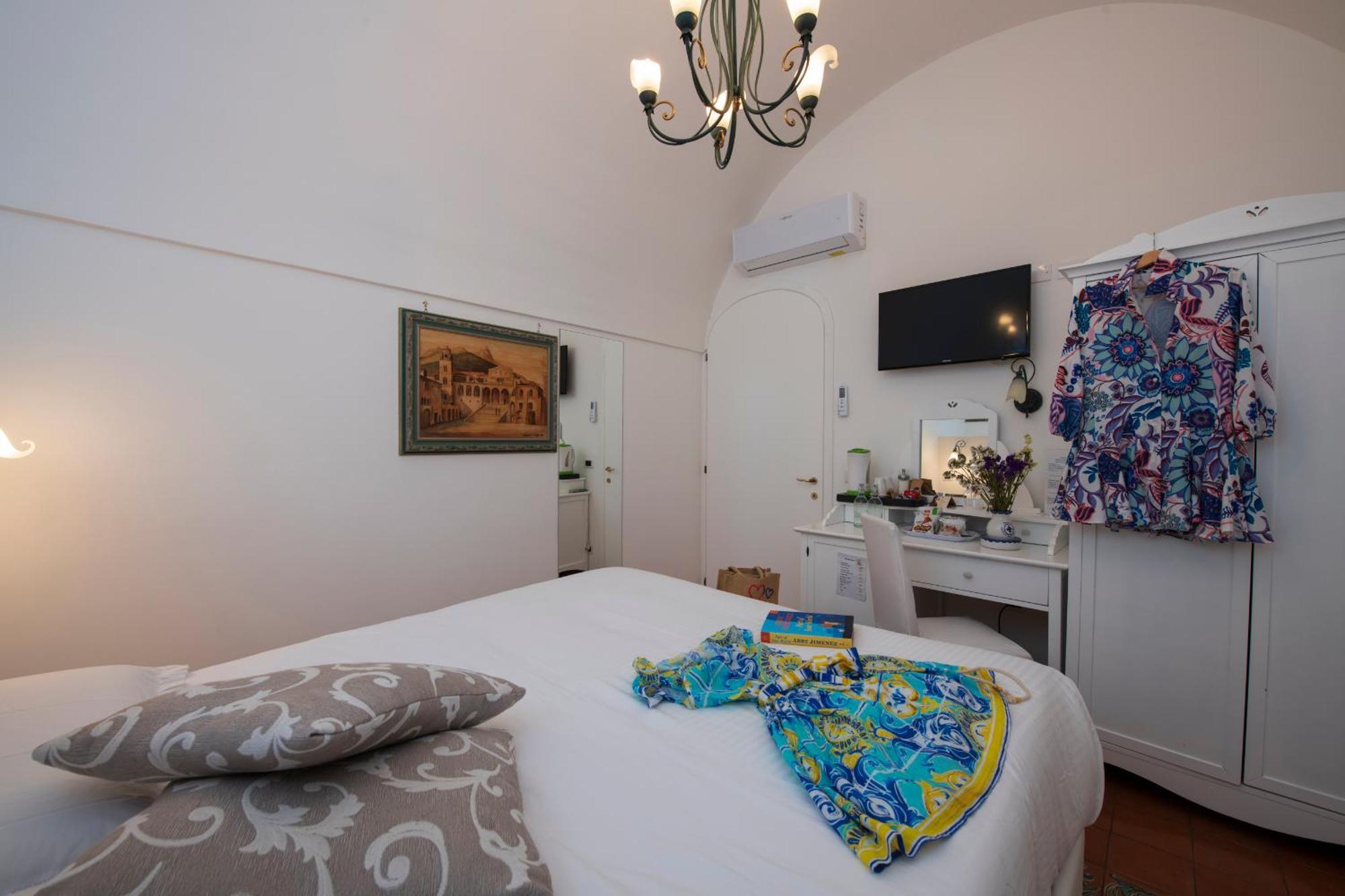 Aparthotel Antica Repubblica In Amalfi Center At 100Mt From The Sea Exterior photo
