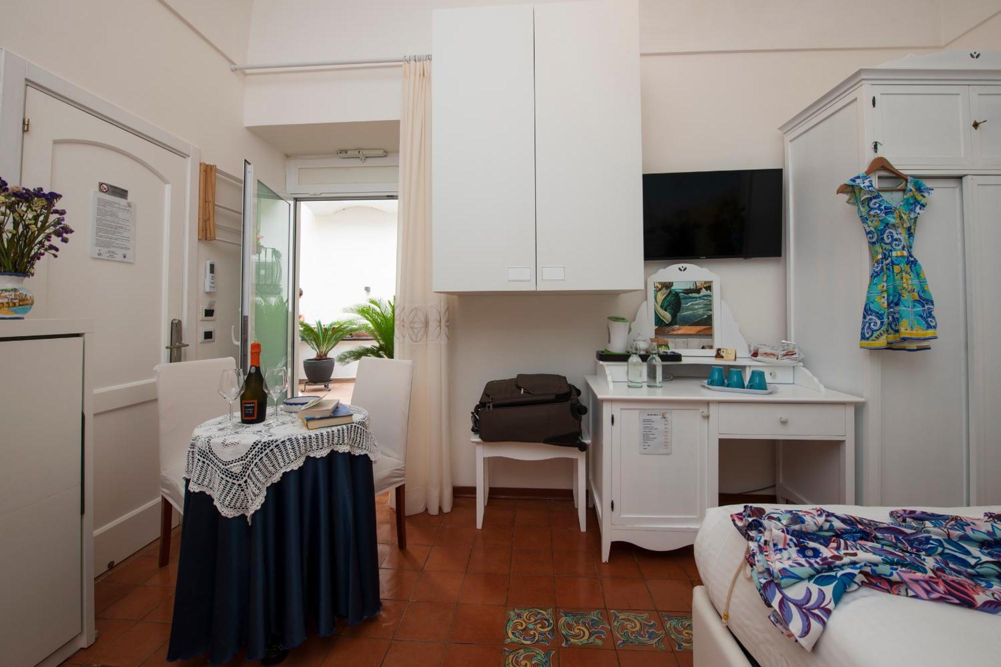 Aparthotel Antica Repubblica In Amalfi Center At 100Mt From The Sea Exterior photo