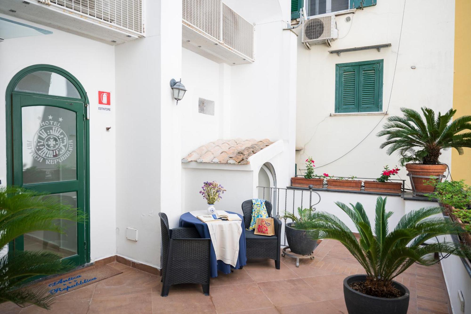 Aparthotel Antica Repubblica In Amalfi Center At 100Mt From The Sea Exterior photo